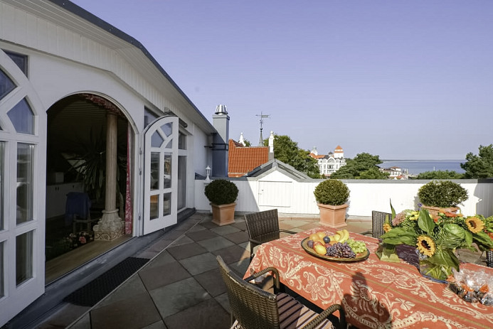Terrasse mit Meerblick und viel Platz